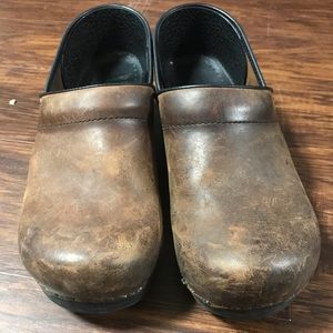 Dansko Size 12 Brown Oiled Professional Clog